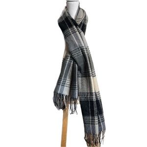 Euty Plaid Scarf